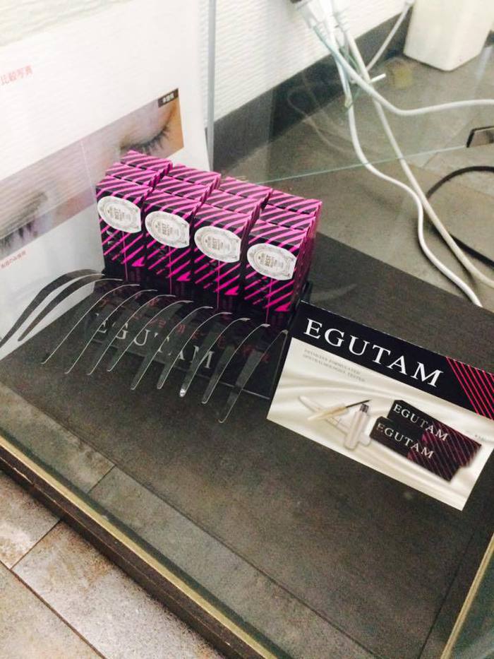 サロンの取扱商品「EGUTAM(エグータム)まつげ美容液」